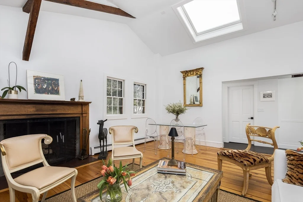 2 bed, 2 bath apartment for rent at 5 Stacey Ct Unit 2, Marblehead — photo 2 of 21