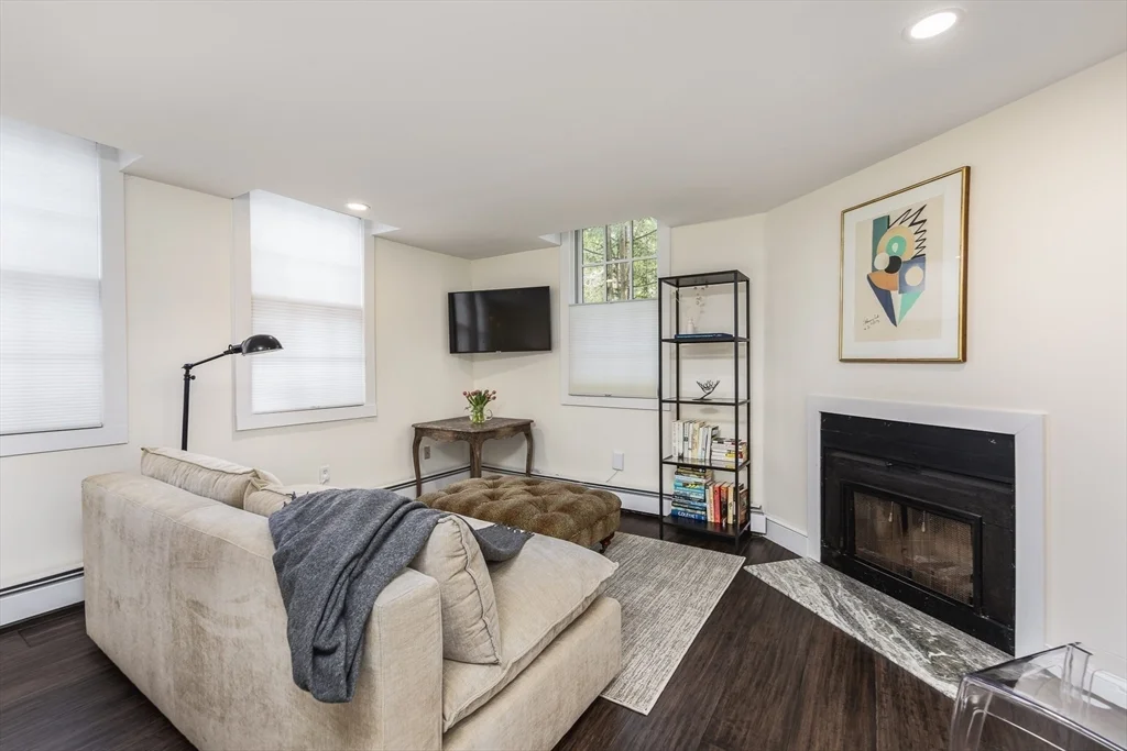 2 bed, 2 bath apartment for rent at 5 Stacey Ct Unit 2, Marblehead — photo 19 of 21