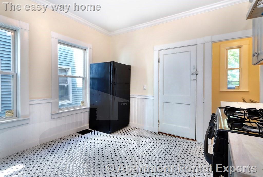 2 bed, 1 bath apartment for rent at 5 Stanford Ter, Porter Square — photo 4 of 20