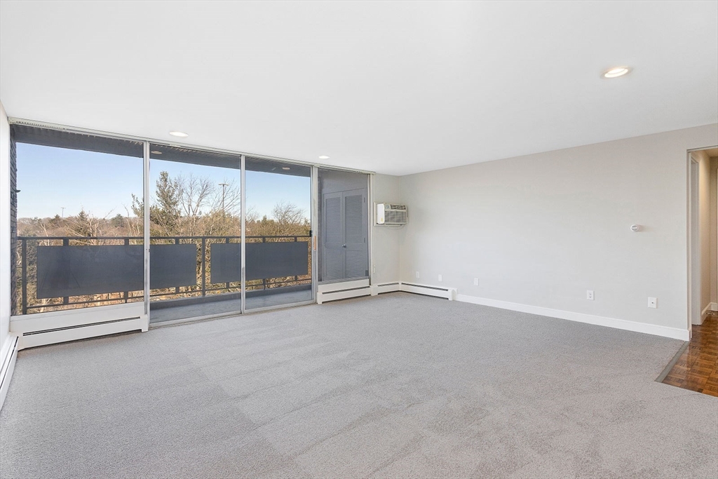 1 bed, 1 bath apartment for rent at 5 Stonehill Dr Unit 5G, Stoneham — photo 1 of 10