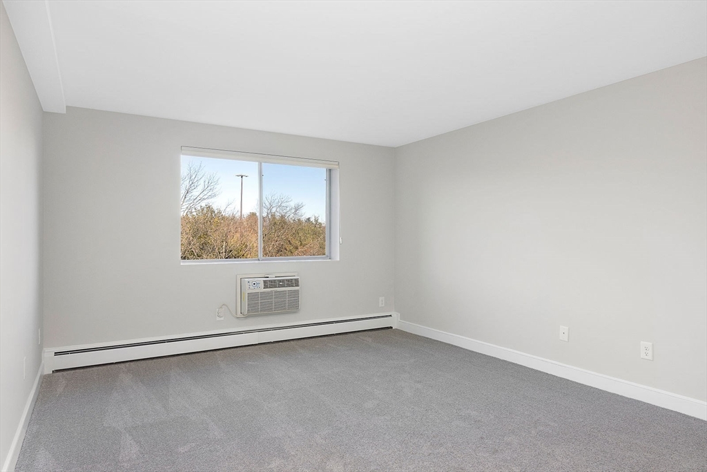 1 bed, 1 bath apartment for rent at 5 Stonehill Dr Unit 5G, Stoneham — photo 6 of 10