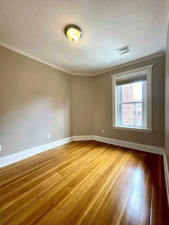 3 bed, 2 bath apartment for rent at 5 Strathmore Rd Unit 3, Brookline — photo 6 of 17