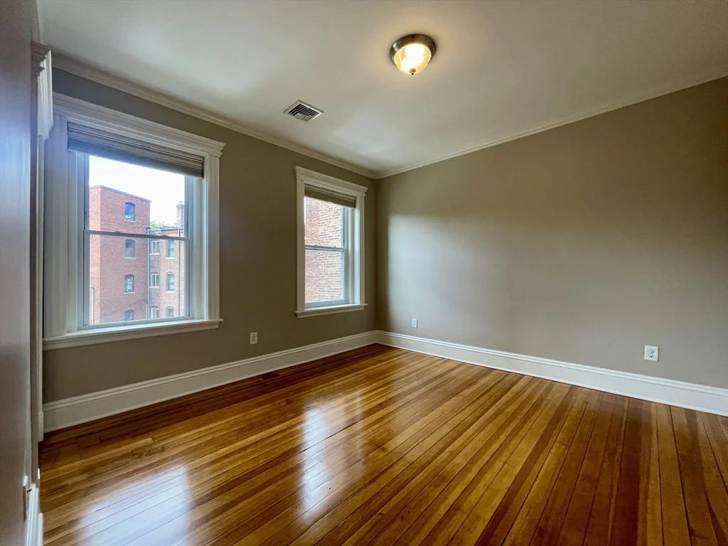 3 bed, 2 bath apartment for rent at 5 Strathmore Rd Unit 3, Brookline — photo 14 of 17