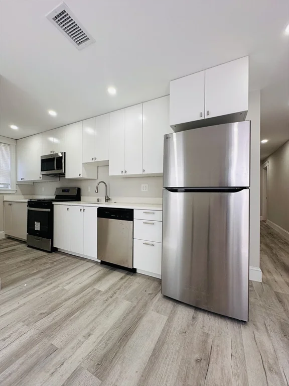 3 bed, 1 bath apartment for rent at 5 Sumner Sq Unit 1, Dorchester — photo 1 of 9