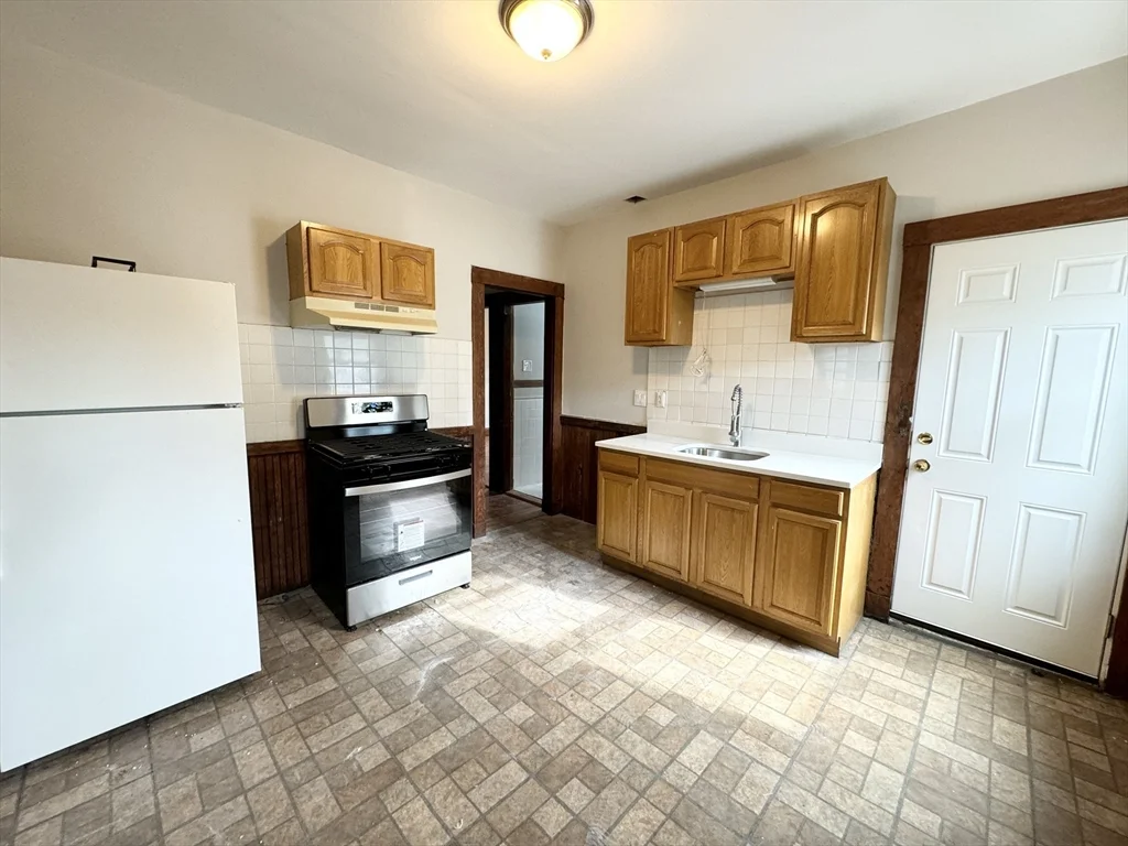 3 bed, 1 bath apartment for rent at 5 Sumner Sq Unit 3, Dorchester — photo 1 of 7