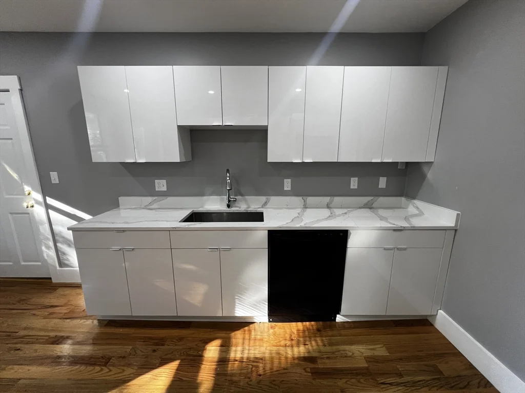 3 bed, 1 bath apartment for rent at 5 Sunset St Unit 2, Mission Hill — photo 3 of 11