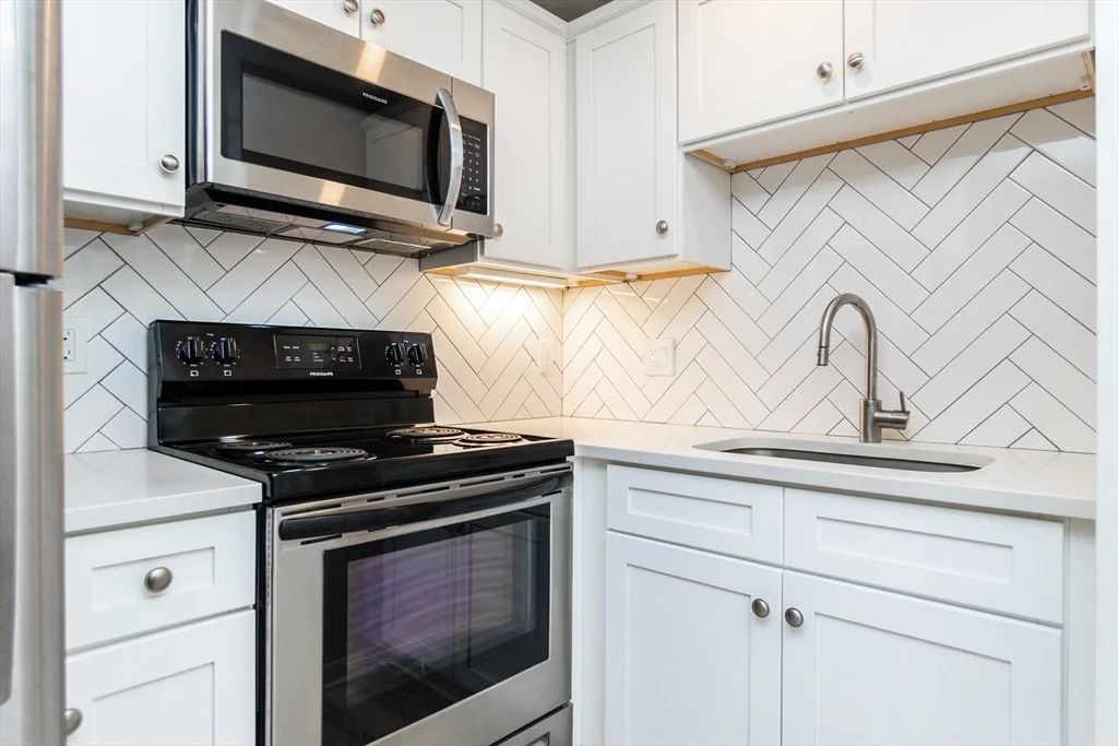 1 bed, 1 bath apartment for rent at 5 Tara Dr Unit 6, Weymouth — photo 4 of 24