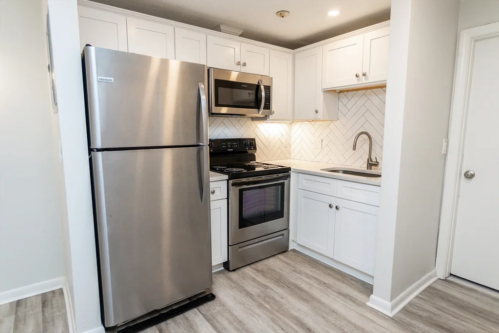 1 bed, 1 bath apartment for rent at 5 Tara Dr Unit 6, Weymouth — photo 5 of 24