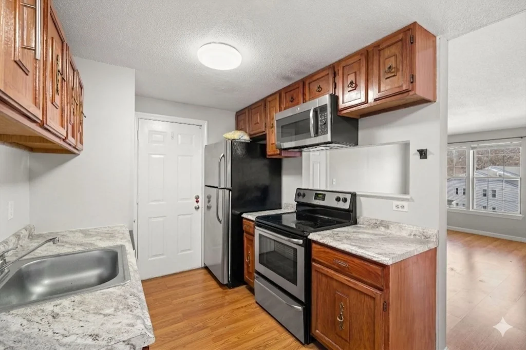 2 bed, 1 bath apartment for rent at 5 Thoreau Ct Unit 21, Natick — photo 4 of 25