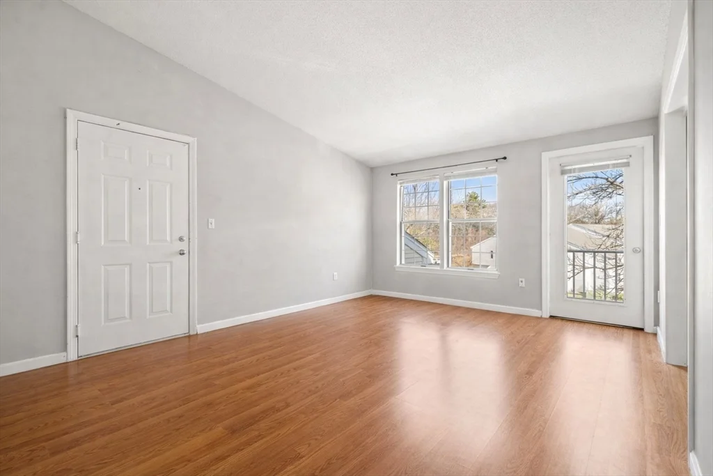 2 bed, 1 bath apartment for rent at 5 Thoreau Ct Unit 21, Natick — photo 1 of 25