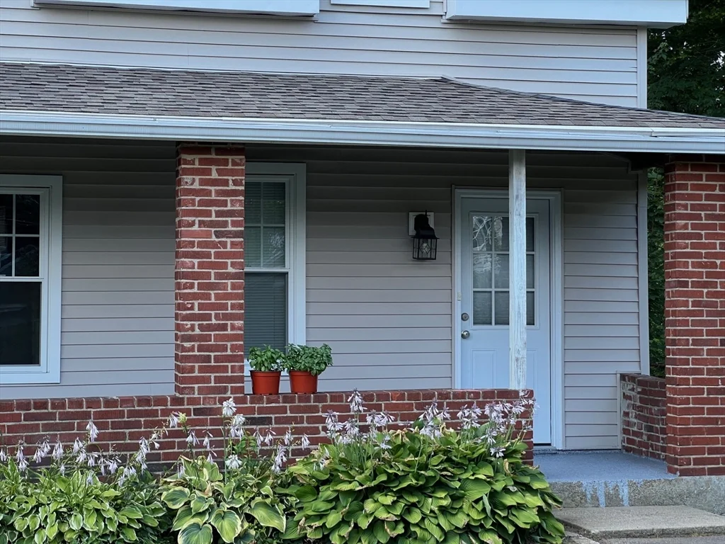 3 bed, 1 bath apartment for rent at 5 Tibbetts St Unit R, Natick — photo 3 of 11