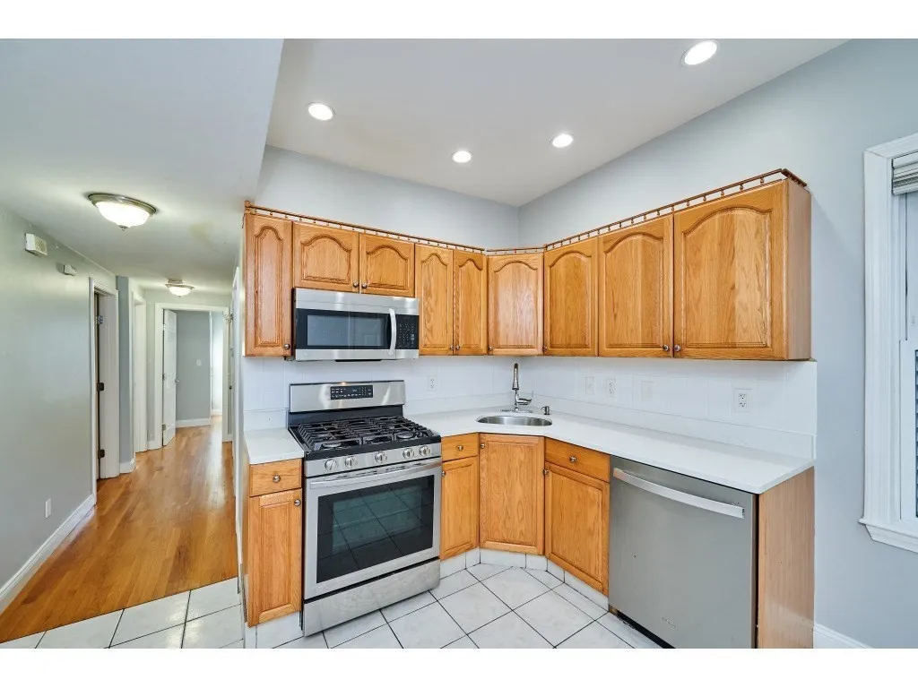3 bed, 1 bath apartment for rent at 5 Transit St Unit 2, South Boston — photo 1 of 14
