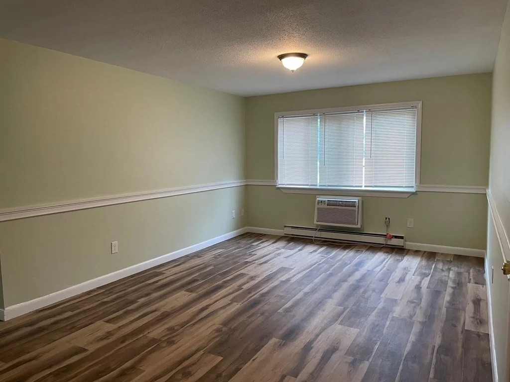 2 bed, 1 bath apartment for rent at 5 Turnpike Rd Unit 122, Townsend — photo 4 of 23