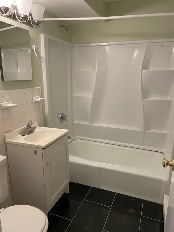 2 bed, 1 bath apartment for rent at 5 Turnpike Rd Unit 122, Townsend — photo 5 of 23