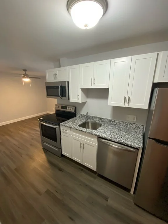 1 bed, 1 bath apartment for rent at 5 Turnpike Rd Unit 136, Townsend — photo 3 of 15