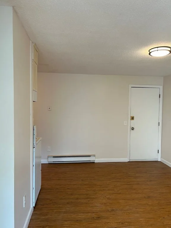 1 bed, 1 bath apartment for rent at 5 Turnpike Rd Unit 27, Townsend — photo 3 of 24