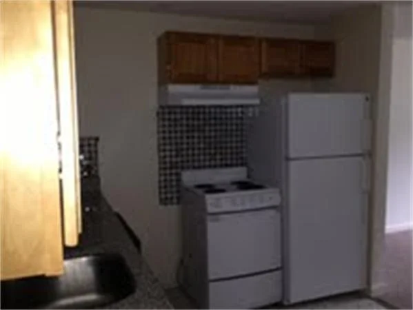 2 bed, 1 bath apartment for rent at 5 Turnpike Rd Unit 326, Townsend — photo 2 of 14