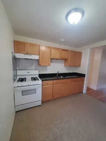 3 bed, 1 bath apartment for rent at 5 Victory Rd Unit 1, Dorchester — photo 2 of 12