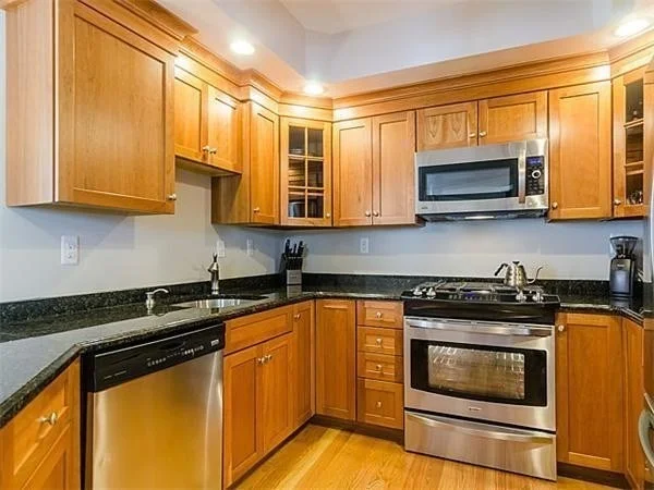 2 bed, 2 bath apartment for rent at 5 Vinal Ave Unit 2, Union Square — photo 7 of 16