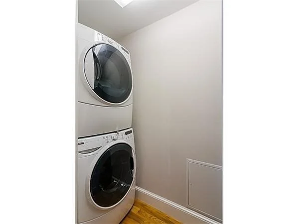 2 bed, 2 bath apartment for rent at 5 Vinal Ave Unit 2, Union Square — photo 13 of 16