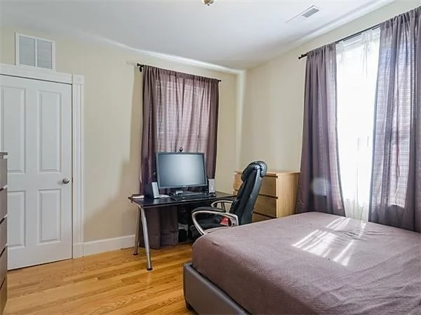 2 bed, 2 bath apartment for rent at 5 Vinal Ave Unit 2, Union Square — photo 6 of 16