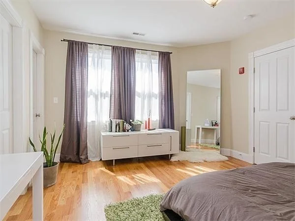 2 bed, 2 bath apartment for rent at 5 Vinal Ave Unit 2, Union Square — photo 2 of 16