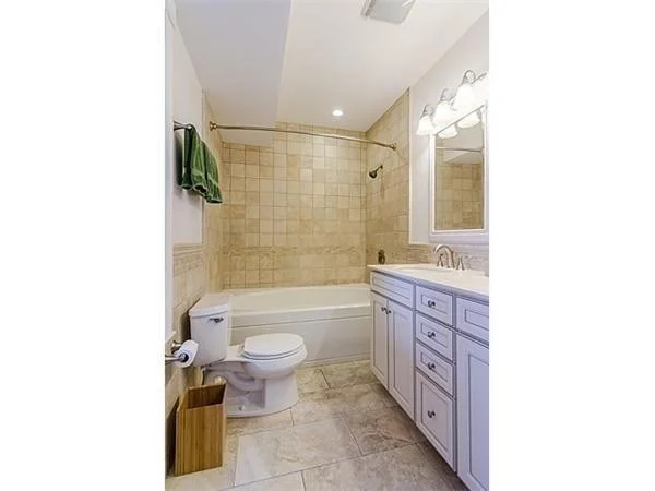 2 bed, 2 bath apartment for rent at 5 Vinal Ave Unit 2, Union Square — photo 11 of 16