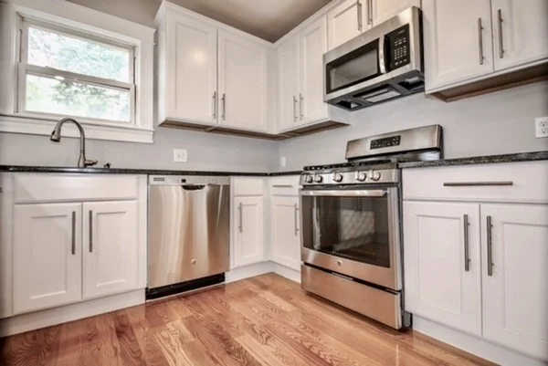 3 bed, 1 bath apartment for rent at 5 Vincent Ter, Saugus — photo 2 of 15