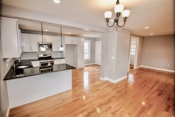 3 bed, 1 bath apartment for rent at 5 Vincent Ter, Saugus — photo 4 of 15