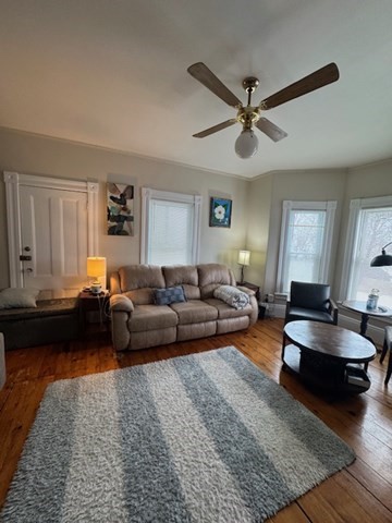 2 bed, 1 bath apartment for rent at 5 Vine St Unit 2, Marblehead — photo 12 of 21