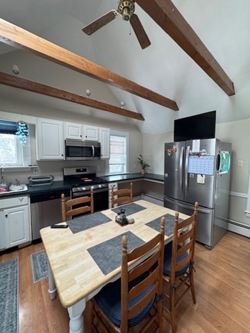 2 bed, 1 bath apartment for rent at 5 Vine St Unit 2, Marblehead — photo 2 of 21