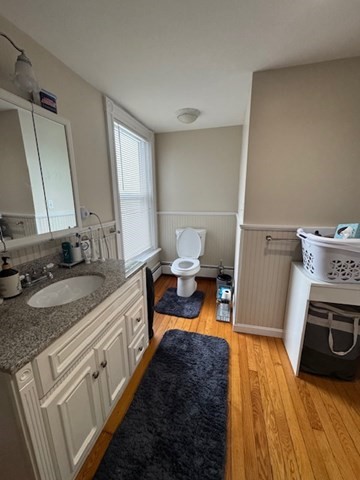 2 bed, 1 bath apartment for rent at 5 Vine St Unit 2, Marblehead — photo 7 of 21