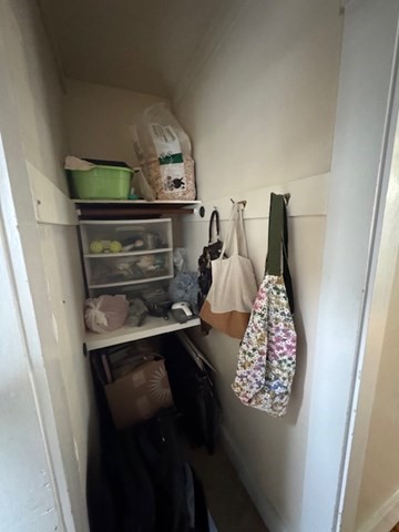 2 bed, 1 bath apartment for rent at 5 Vine St Unit 2, Marblehead — photo 3 of 21