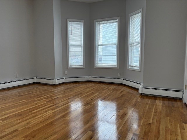 3 bed, 1 bath apartment for rent at 5 W Cottage Unit 2, Dorchester — photo 5 of 13