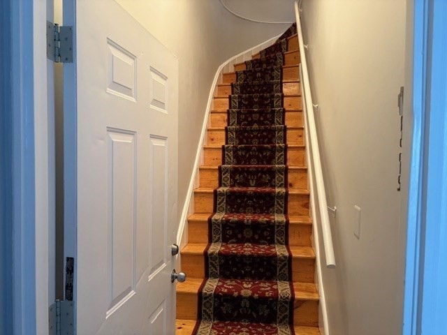 3 bed, 1 bath apartment for rent at 5 W Cottage Unit 2, Dorchester — photo 6 of 13