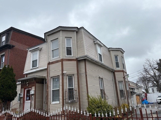 3 bed, 1 bath apartment for rent at 5 W Cottage Unit 2, Dorchester — photo 13 of 13
