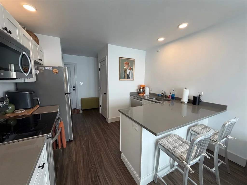 1 bed, 1 bath apartment for rent at 5 W Dane St Unit 10, Beverly — photo 3 of 13