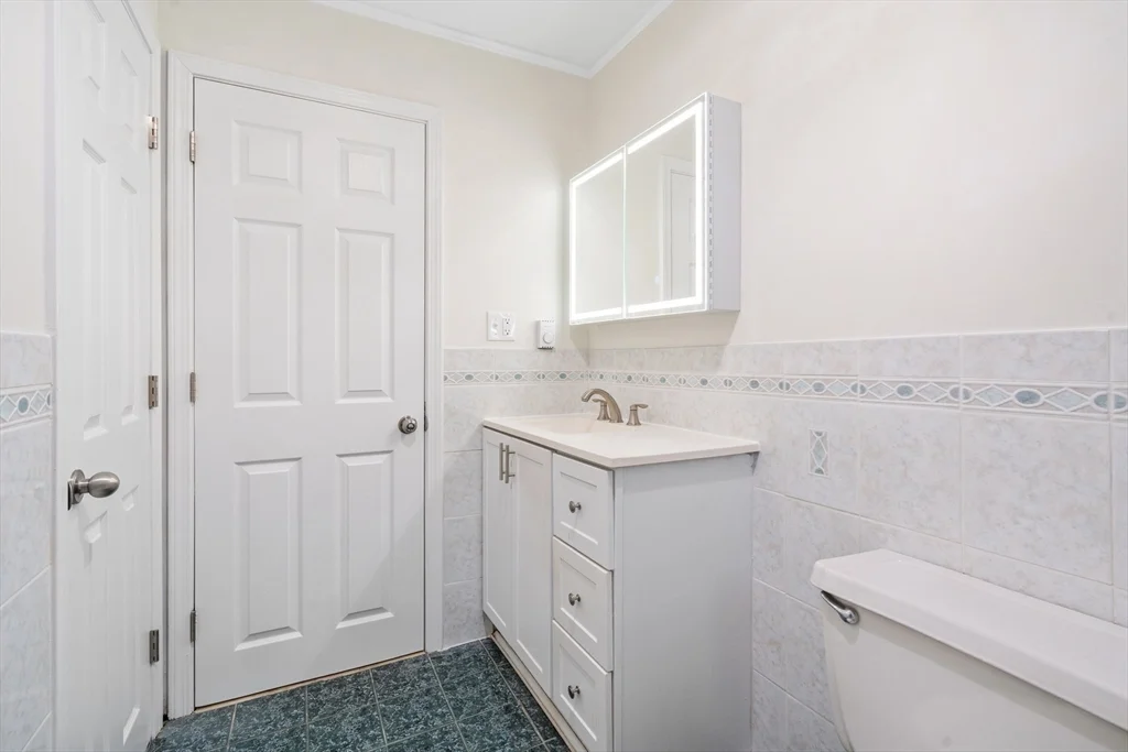 3 bed, 1 bath apartment for rent at 5 Walker Rd Unit 2, Barker — photo 10 of 32