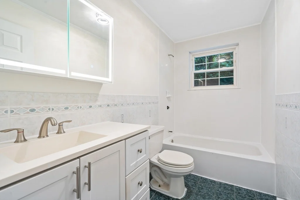 3 bed, 1 bath apartment for rent at 5 Walker Rd Unit 2, Barker — photo 8 of 32