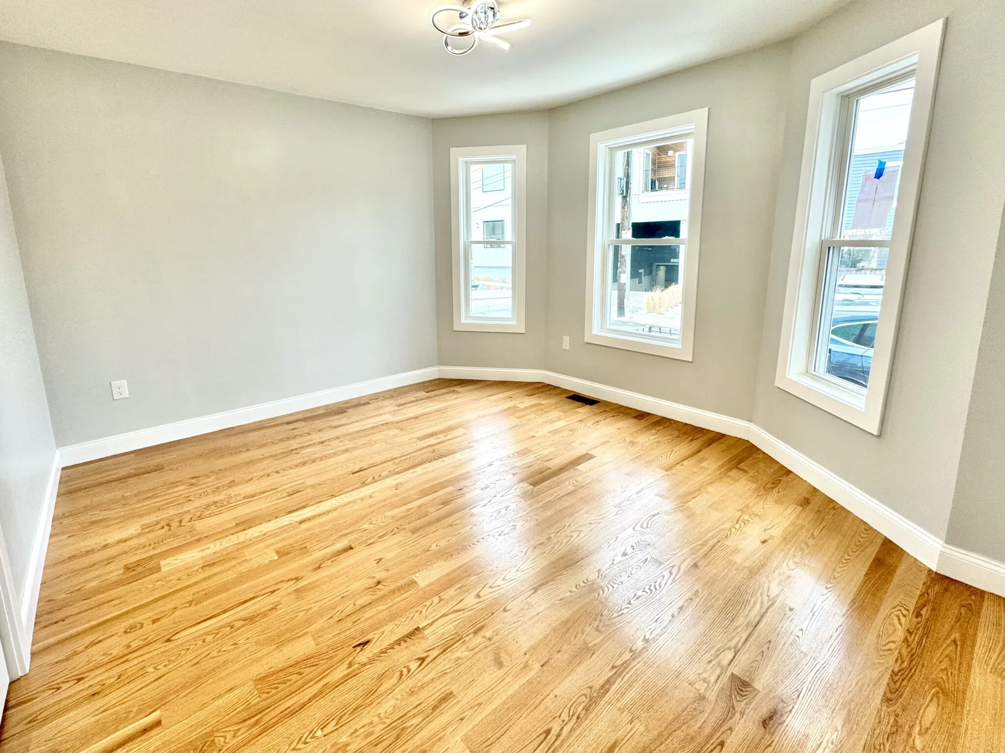 4 bed, 2 bath apartment for rent at 5 Ward St Unit 3, Ward Two — photo 6 of 31