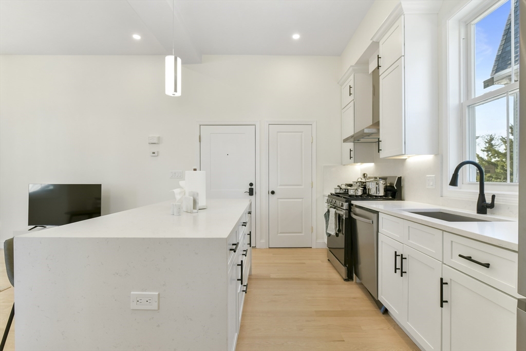 2 bed, 2 bath apartment for rent at 5 Wayland St Unit 1, Dorchester — photo 14 of 17