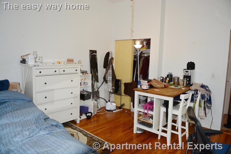 Studio bed, 1 bath apartment for rent at 5 Wendell St Unit 2, Harvard Square — photo 4 of 9