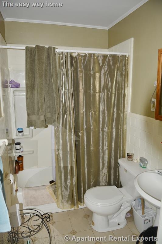 Studio bed, 1 bath apartment for rent at 5 Wendell St Unit 2, Harvard Square — photo 3 of 9