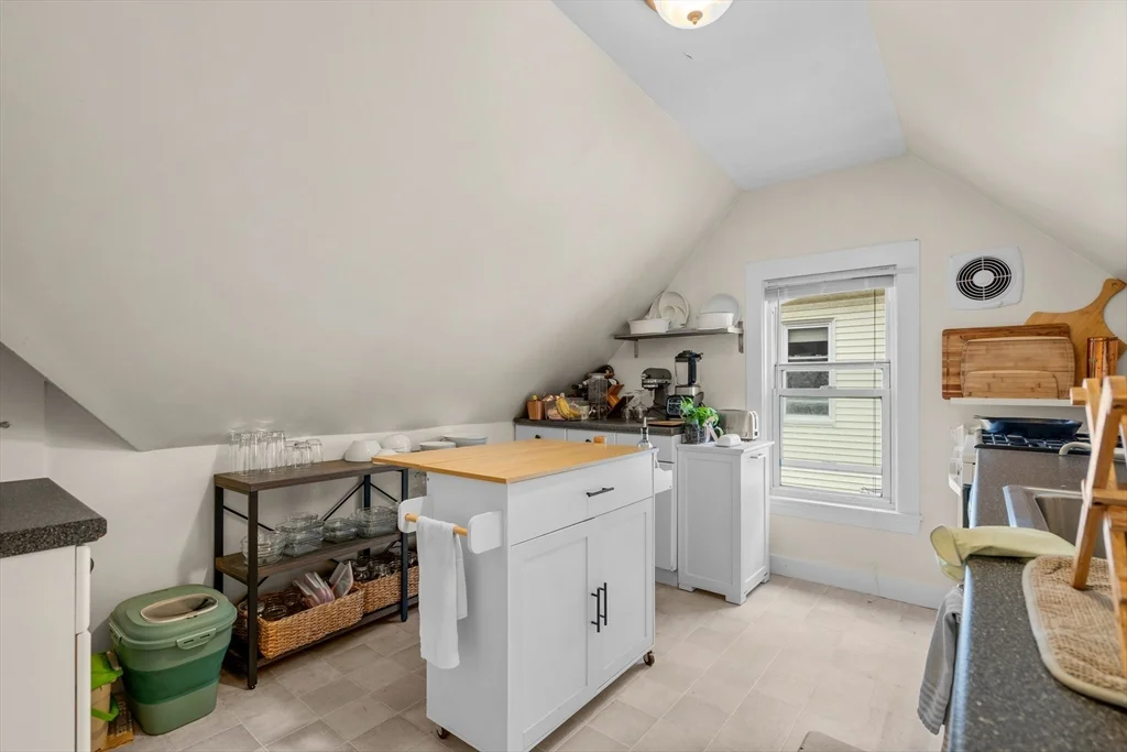 2 bed, 1 bath apartment for rent at 5 Wenham St Unit 3, Jamaica Plain — photo 4 of 10