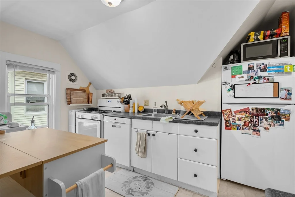 2 bed, 1 bath apartment for rent at 5 Wenham St Unit 3, Jamaica Plain — photo 3 of 10