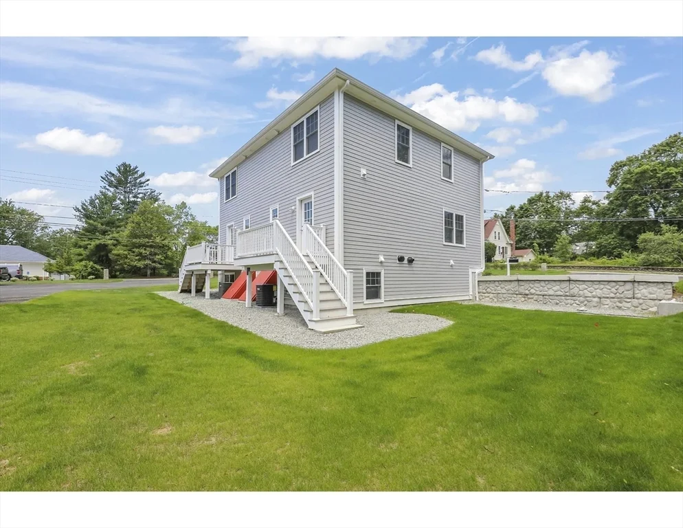 3 bed, 2 bath apartment for rent at 5 West Chapel Unit 1, Abington — photo 2 of 18