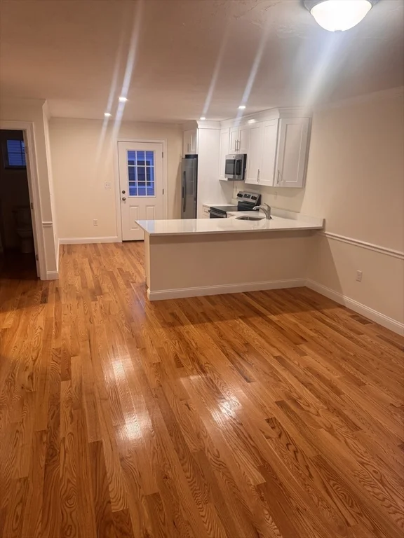3 bed, 2 bath apartment for rent at 5 West Chapel Unit 1, Abington — photo 3 of 18