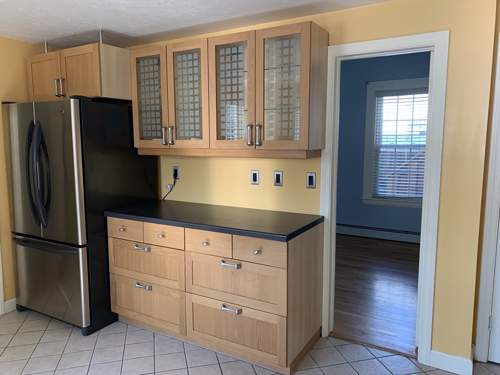 3 bed, 2 bath apartment for rent at 5 Whalen, Natick — photo 6 of 13