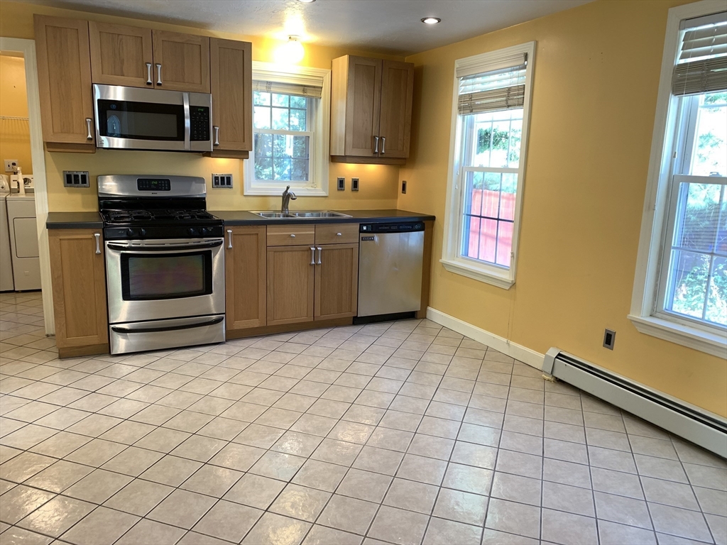 3 bed, 2 bath apartment for rent at 5 Whalen, Natick — photo 5 of 13
