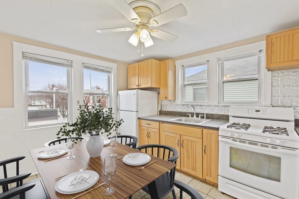 2 bed, 1 bath apartment for rent at 5 Whiton Ave Unit 1, Quincy — photo 2 of 18